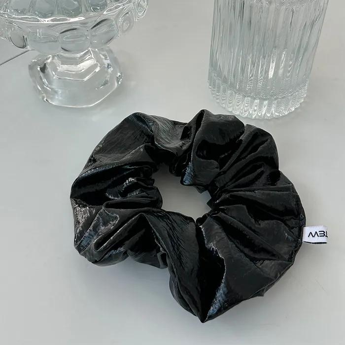Leather scrunchie - black (Handmade Scrunchie)
