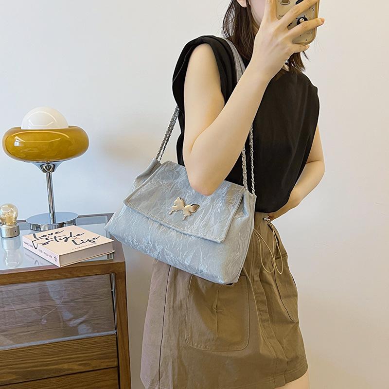 Koreanische Nischen-Pendeltasche für Damen im Frühling und Sommer Neue trendige Mode-Kettentote-Bag Vielseitige Ein-Schulter-Umhängetasche