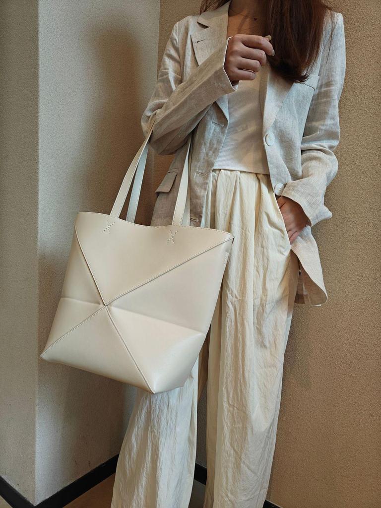 High-Quality Top Layer Cowhide Geometric Folding Tote Bag with Large Capacity