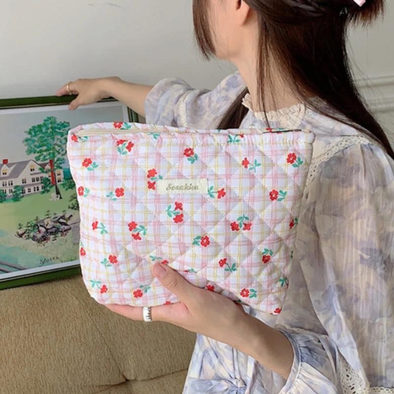 Quilting Design Women's Cosmetic Bag Female Makeup Cases Storage Bags Large Capacity Female Clutch Purse Handbags Girls Wallet