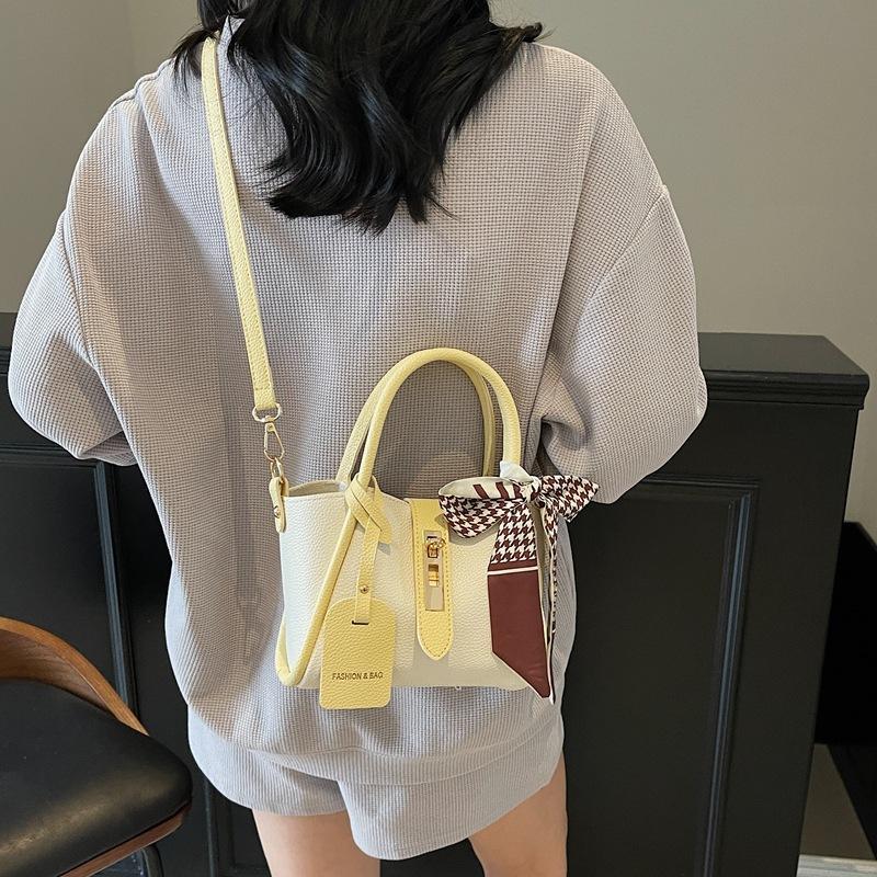 Niche Design Crossbody Bucket Bag Trendy Summer New Simple Shoulder Commuter Bag Versatile Women's Bag