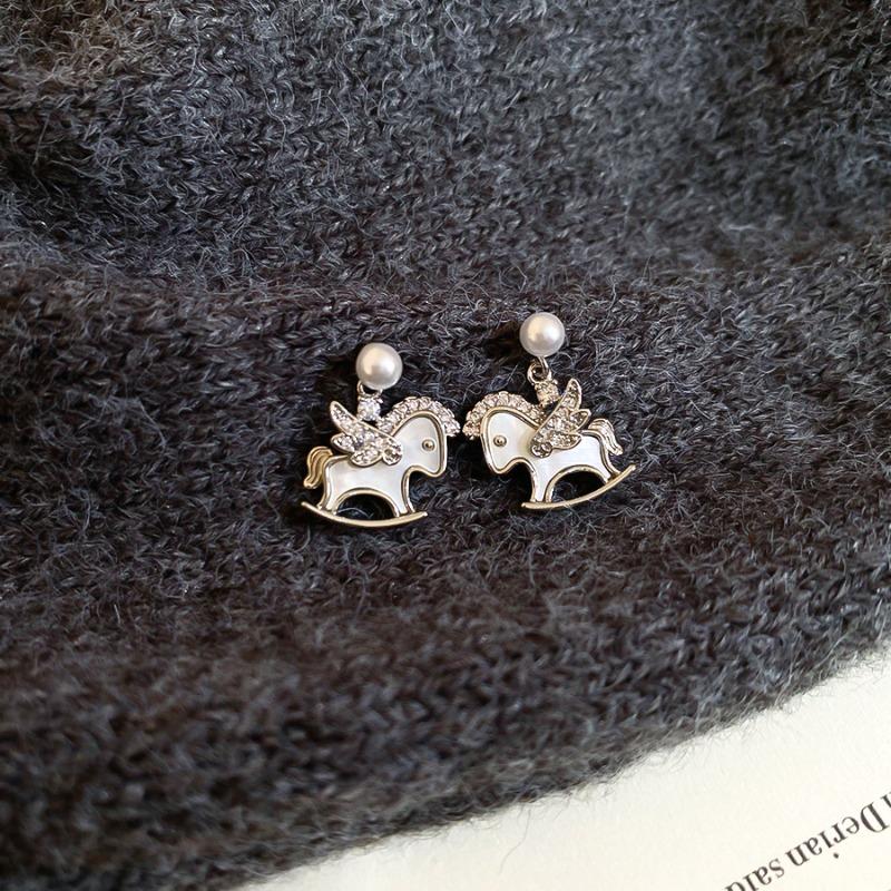 Real gold electroplated silver needle zircon pony pearl stud earrings natal year daily versatile earrings light luxury high-end earrings