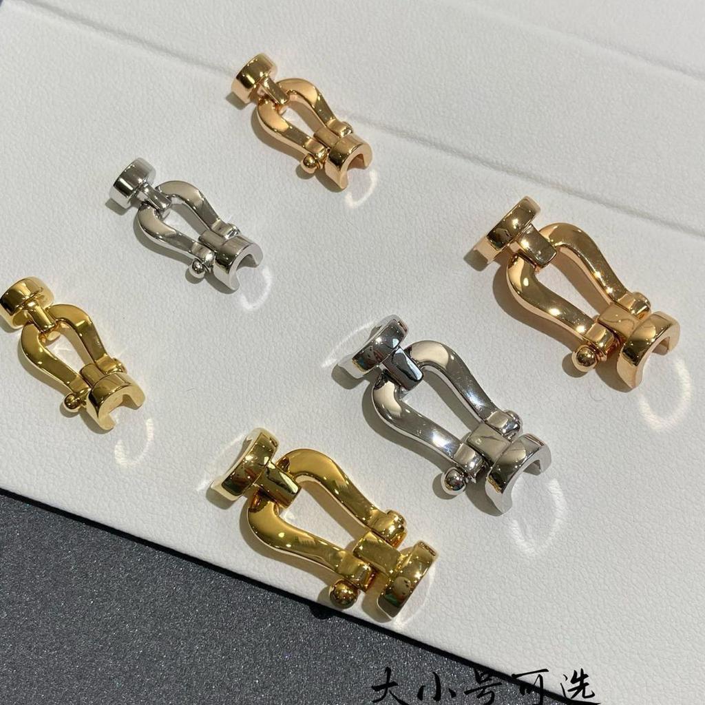 Fred High-End Náramek s podkovovou sponou a červenou šňůrkou s diamanty z 18karátového růžového zlata pro páry