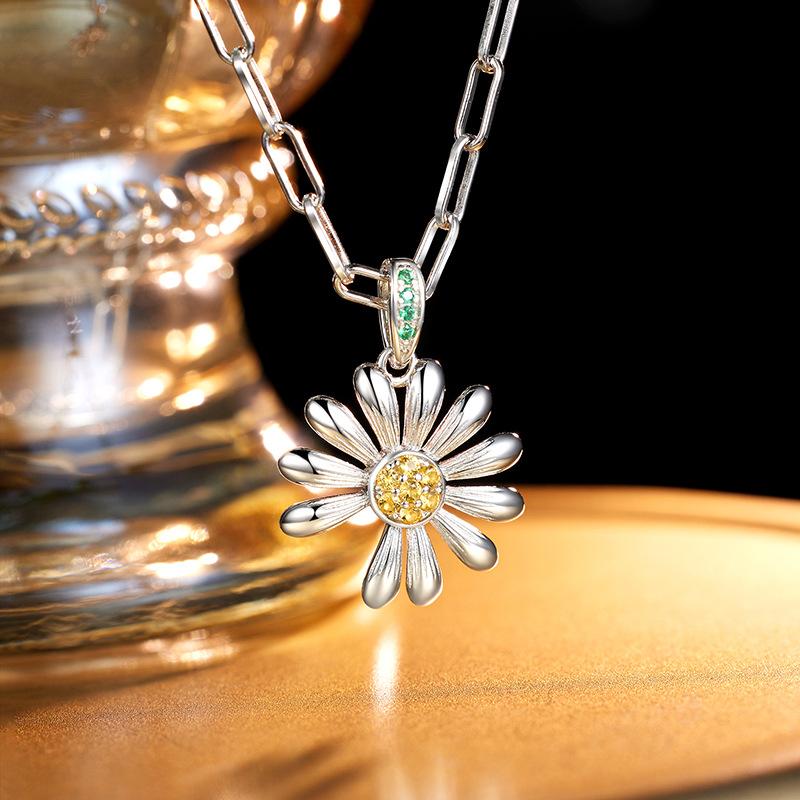 S925 sterling silver light luxury high-end small daisy diamond necklace women's pendant sun flower collarbone chain