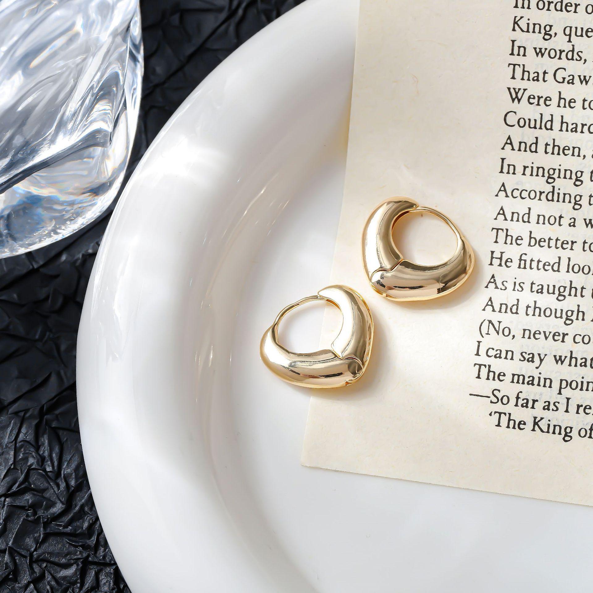 High-End Korean Style Hollow Triangle Ear Cuff Earring for Women