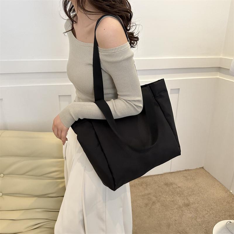 Stylish Large Capacity Tote Bag For Women Versatile Fashionable Shoulder Handbag