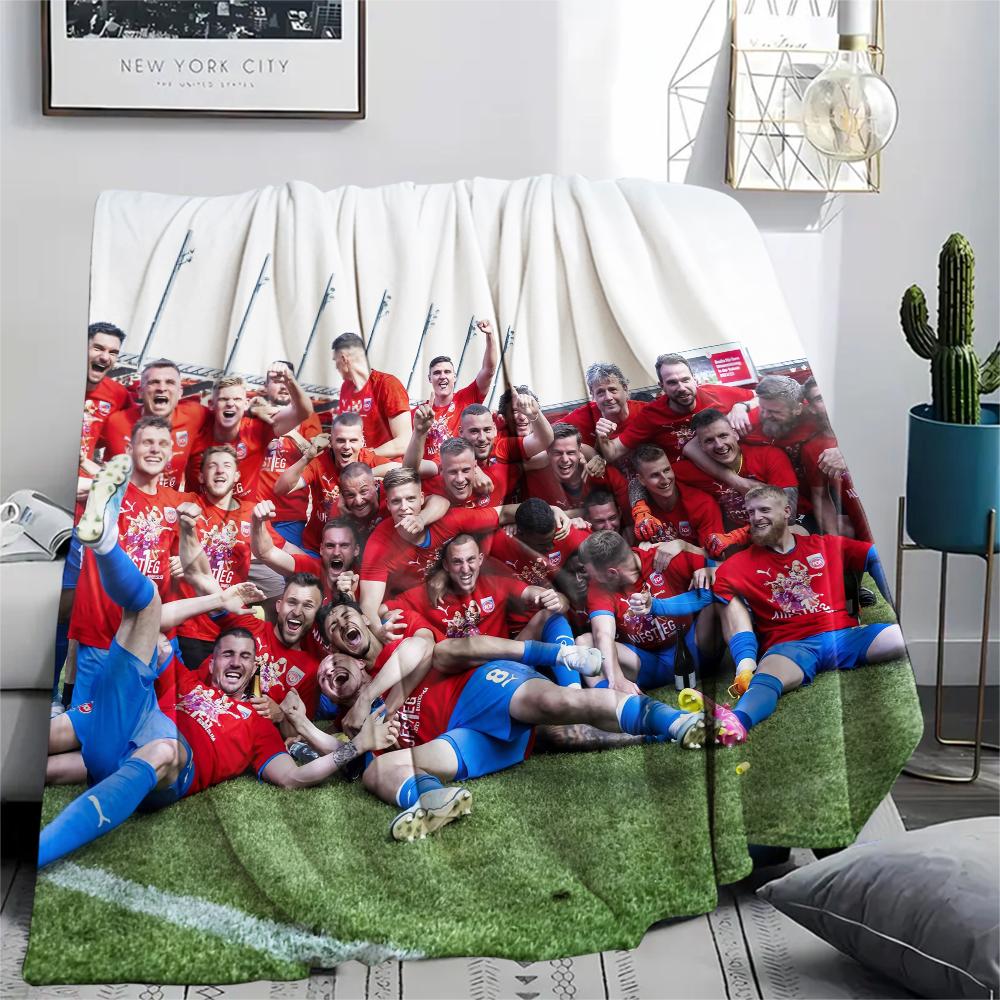 FC Heidenheim, vzorovaná flanelová deka, Vysoká kvalita, Pohodlná pro všechna roční období, Domácí dekorace, Teplo a pohodlí, Ideální pro dárky.