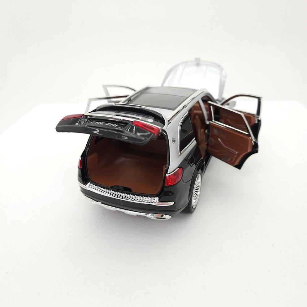 1:24 Mercedes-Benz Maybach SUV Die-cast Model Car, Black & Silver