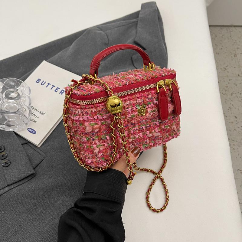 

French mini chain bag women s 2025 autumn new small square bag small fragrant wind box bag crossbody bucket bag Small розы красного