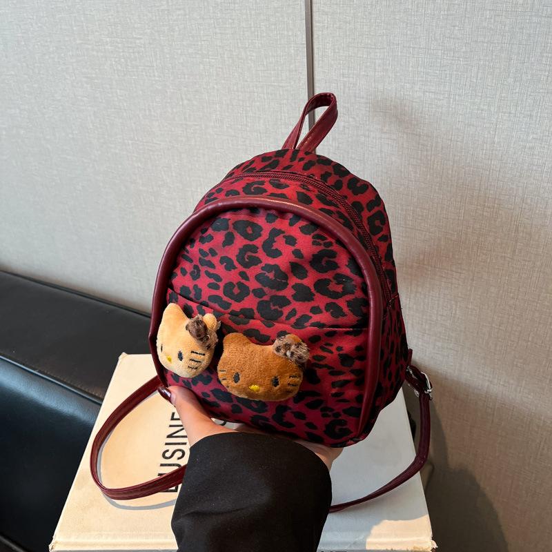 

Exquisite foreign style retro plush leopard print bag women s 2025 new fashion versatile cute high-end backpack Single pack красный