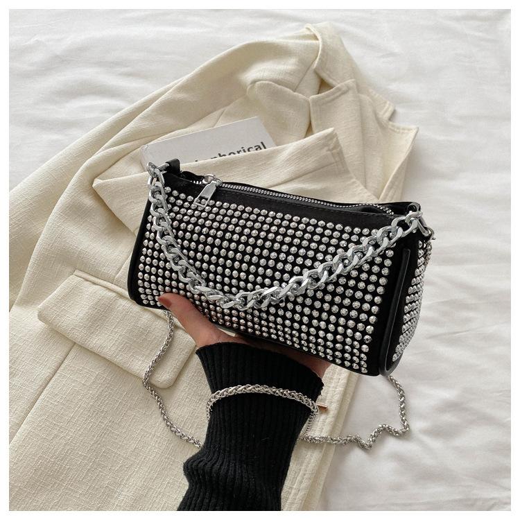 

2025 new temperament fashion design single shoulder crossbody foreign style diamond fresh underarm texture small square bag women серебряный