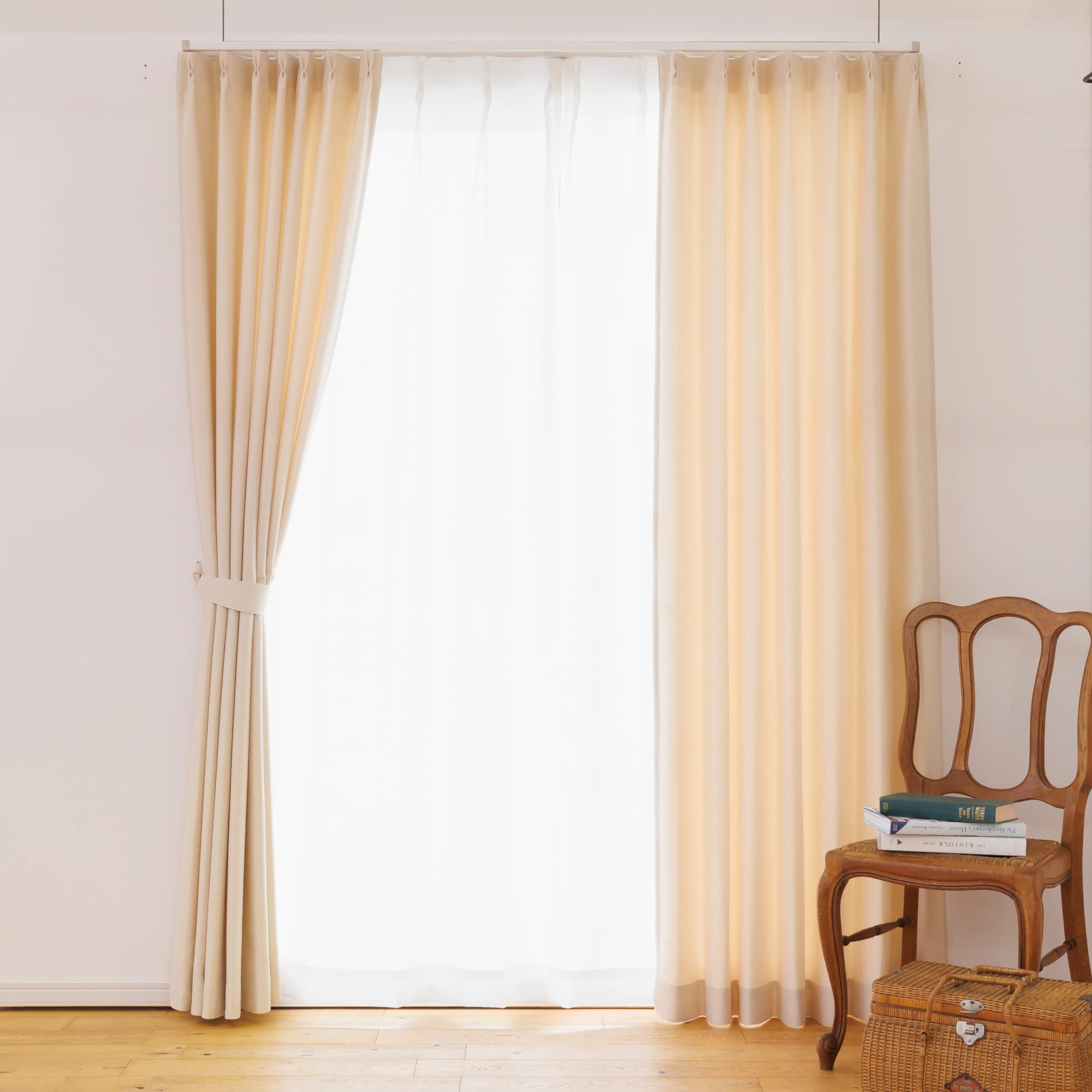 

Лаборатория штор Пастельное зерно Ширина 100см х Длина 200см Комплект из 2 штук Утепленный Теплый Стираемый Регулируемый с крючками Бежевый Желтый Густой крем кремовый