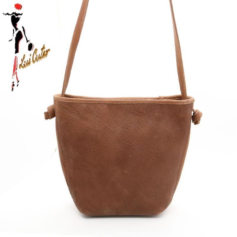 

Винтажная сумка через плечо большой вместимости из коровьей кожи, сумка под мышку, сумка-ведро из жесткой кожи дерева и кожи ягненка, плюс Length 25.5x Height 22x Width 15.5 коричневый