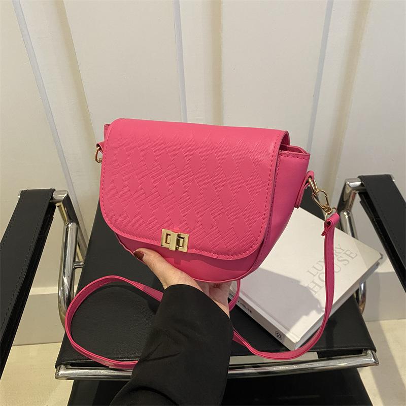 

2024 New Fashion Casual Crossbody Bag Casual Trend Fashion Saddle Bag Women French Niche Retro Bag Women троянди рожеві кольору
