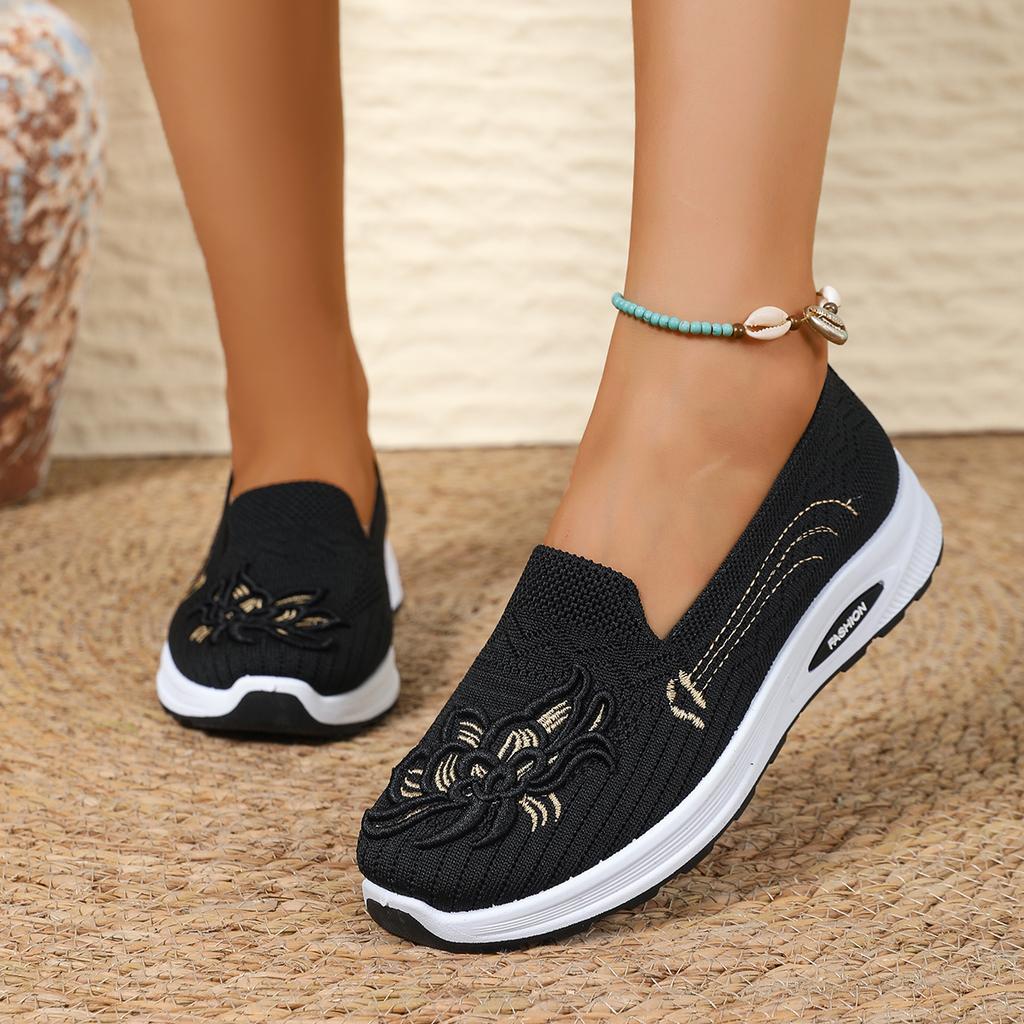 Fashion Soft Solid Color Fashion Female Footwear Lightweight Zapatos De Mujer Women Sneakers Mesh Breathable Floral Comfort Mother Shoes