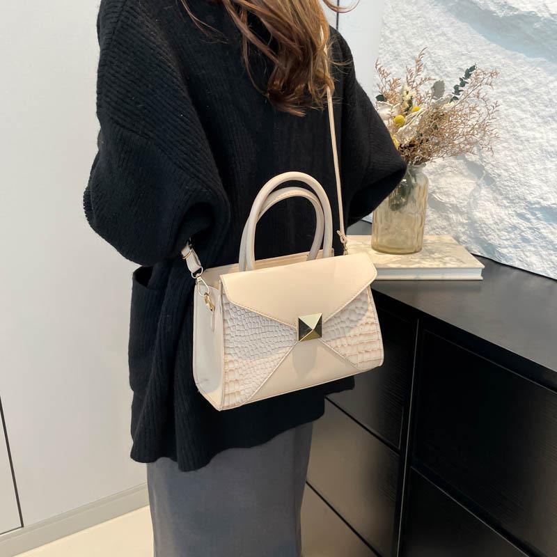 Fashionable Minimalist Shoulder Bag Versatile Pu Leather Tote For Daily Commuting