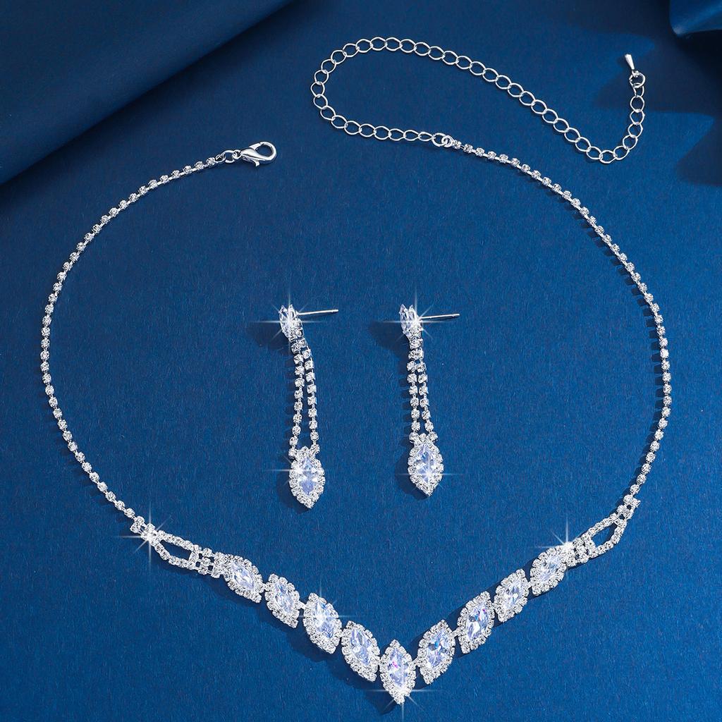 3PC Women's Fashion Waterdrop Leaf Necklace Earrings Zircon Set Suitable for Wedding, Party, and Festival Gifts