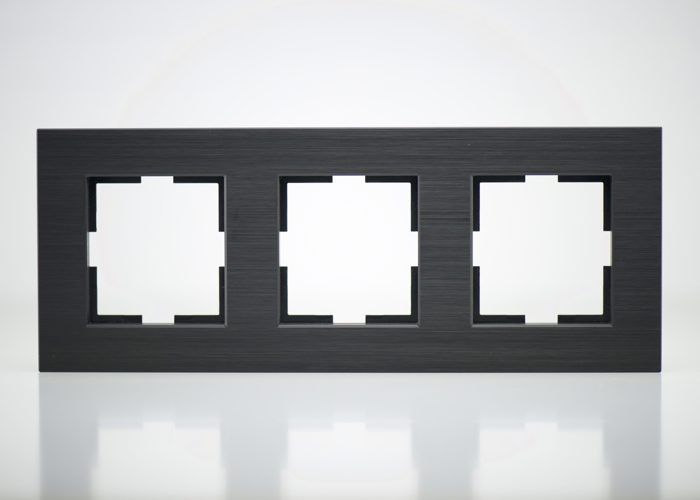 Plaque de finition - KARRE - NOVELLA - Métal Noir - Triple - Intérieur