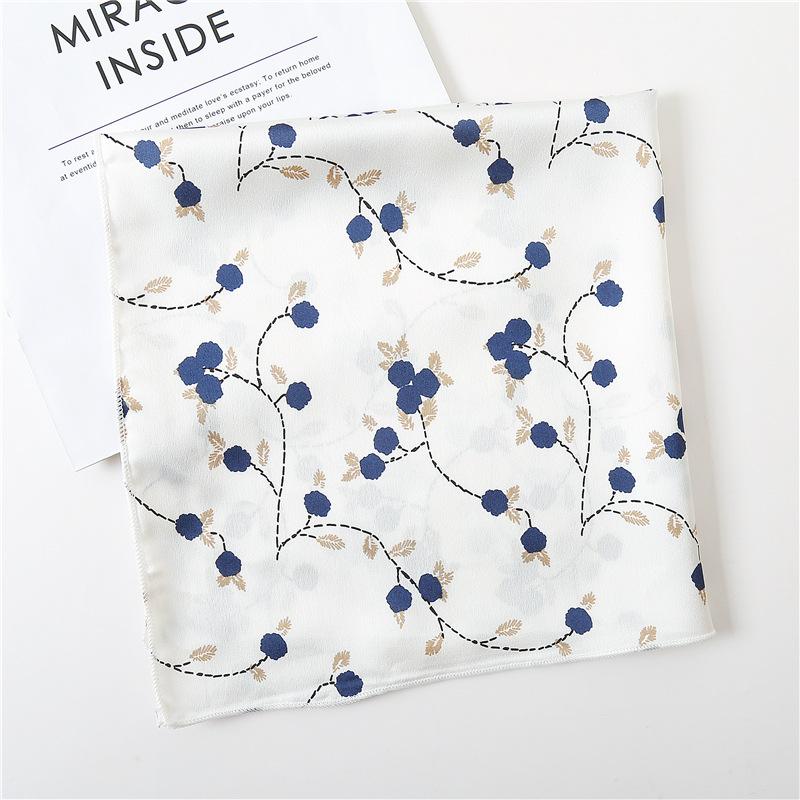 Small Silk Scarf Leopard Print Polka Dot Small Square Scarf Women'S Decorative Scarf Autumn And Winter Scarf Headscarf Headband Wrist Chic Wind