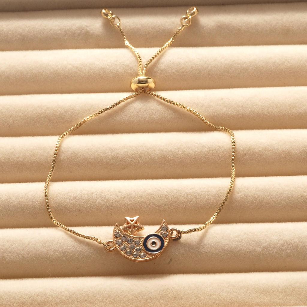 Moon Eye Diamond Bracelet: Elegant, Versatile, and Fashionable Women's Jewelry