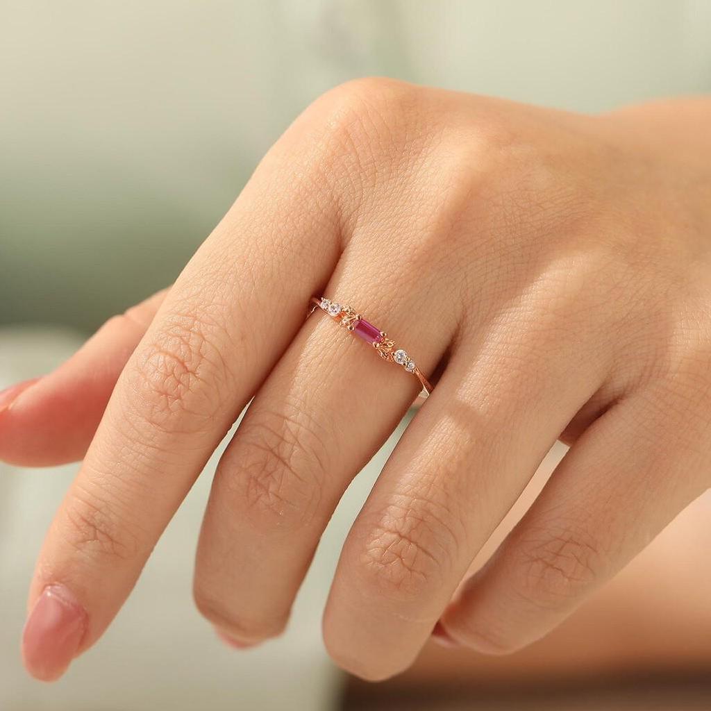 Yuan Tong Ti S925 Sterling Silver Leaf Ring with Pave Diamonds, Shiny and Versatile Retro Fashion for Women