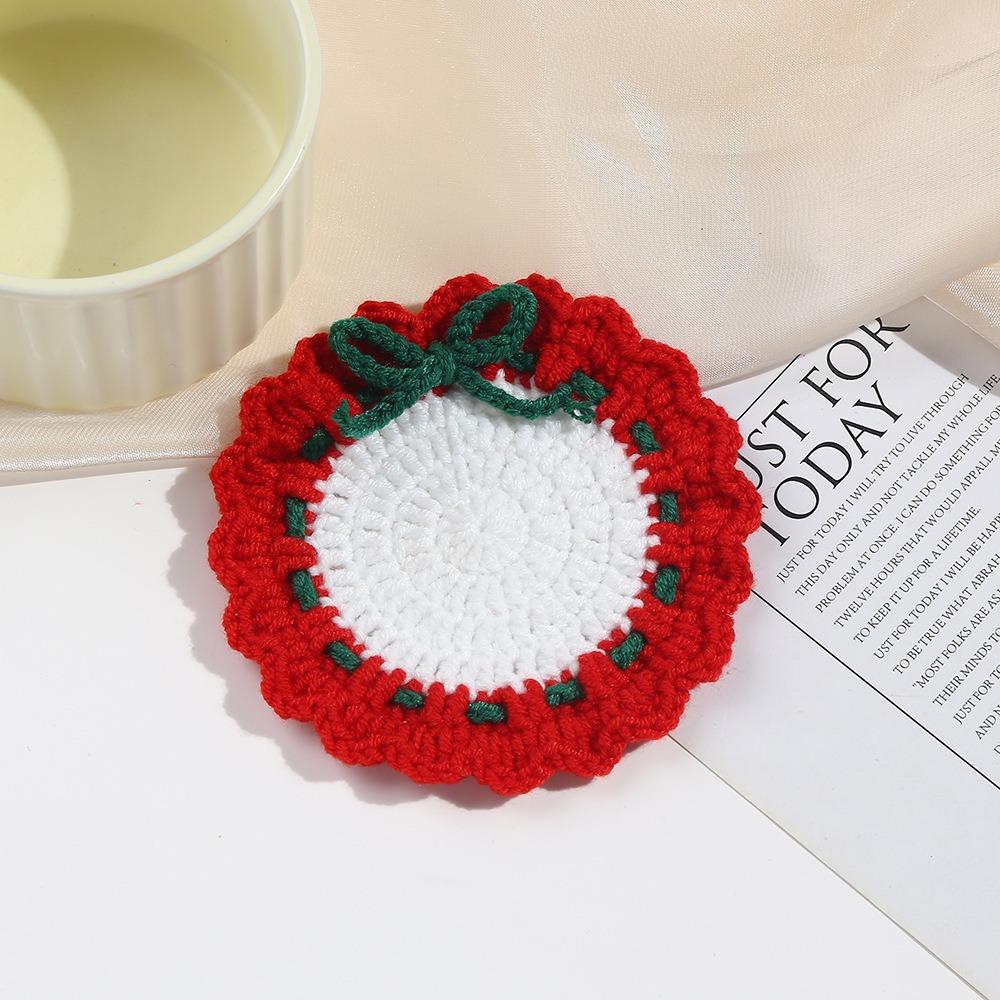 Handmade Christmas Crochet Coaster Christmas Tree Snowman Pattern Round Knitted Cup Mat Heat-resistant Non-slip Coffee Mug Pad