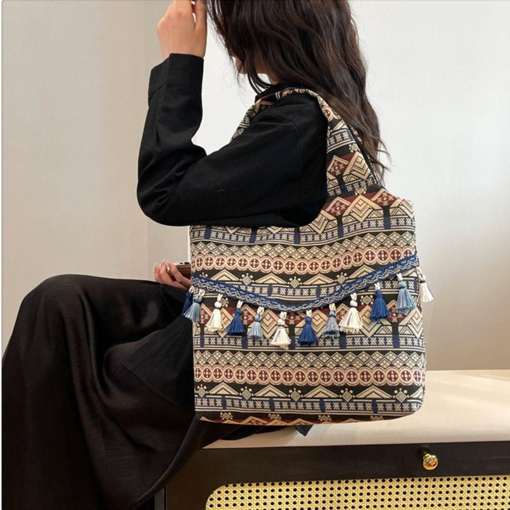 Retro Tassel Shoulder Bag Large Capacity Bohemian Messenger Bag Ethnic Style Vest Bag  Outdoor