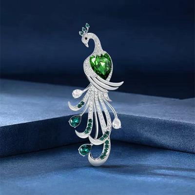 Spilla di lusso leggera con pavone dalla coda verde in zircone micro-intarsiato, spilla semplice e atmosferica, abbigliamento femminile