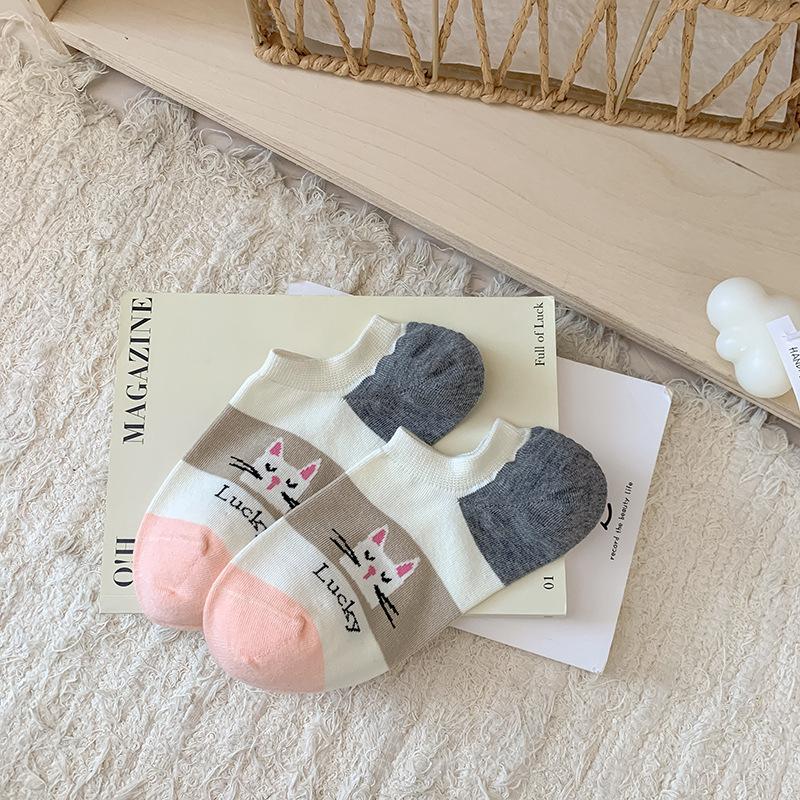 Women's New Summer Breathable Sweat Absorbing Silicone Anti Drop Heel Shallow Mouth Invisible Socks