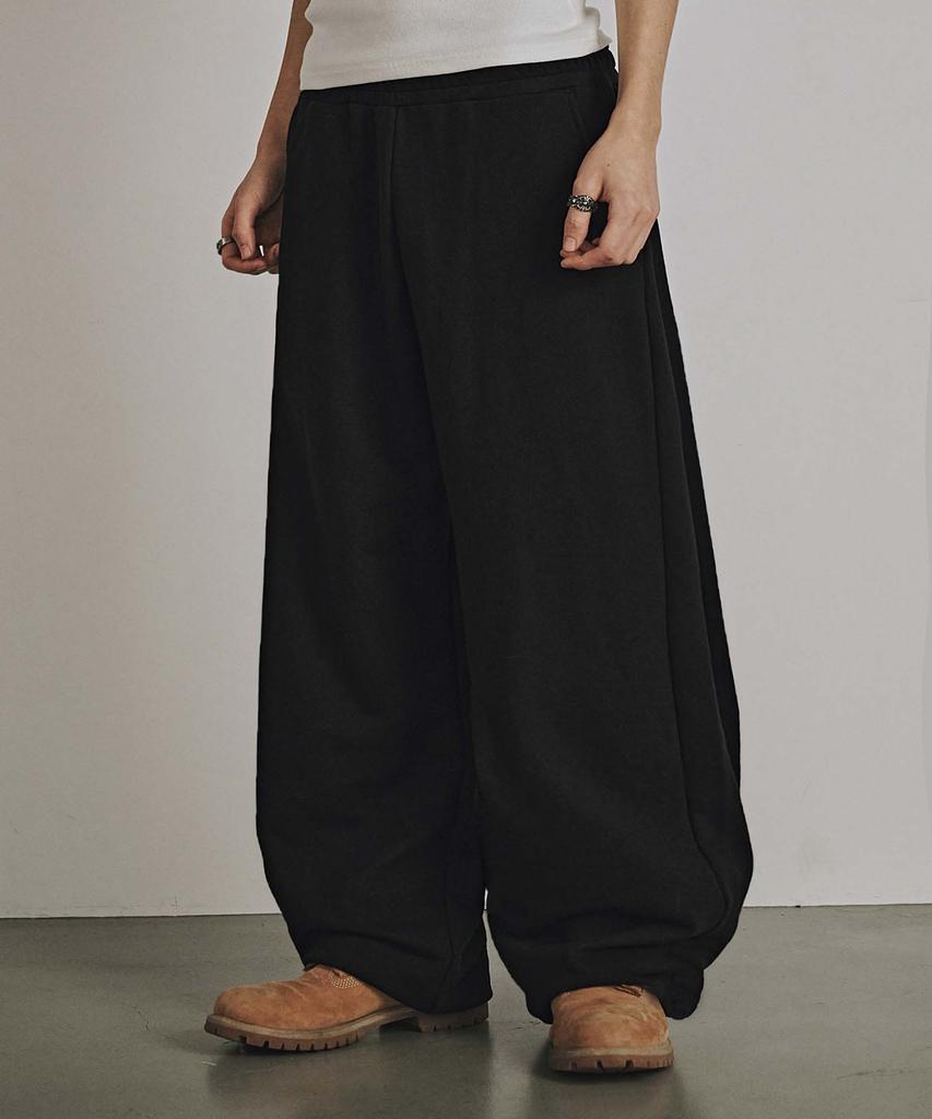 Kaneitei Curved Pintuck Sweat Pants (Black)