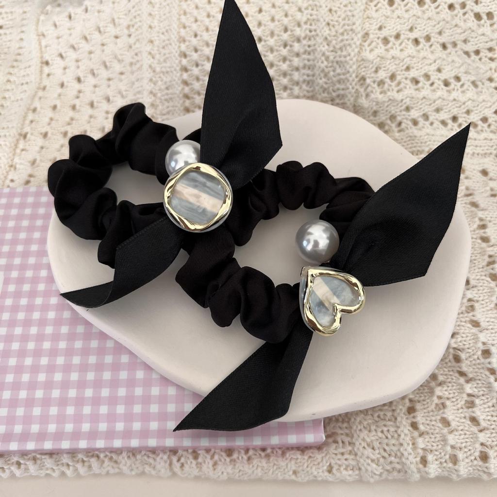 Geometric Heart Pearl Bow Scrunchie: Versatile Women's Elastic Hair Tie