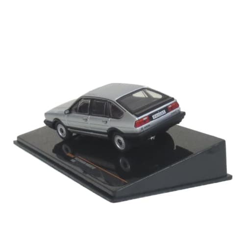 Ixo Model VW Passat B2 85 Silver 1/43 CLC425N