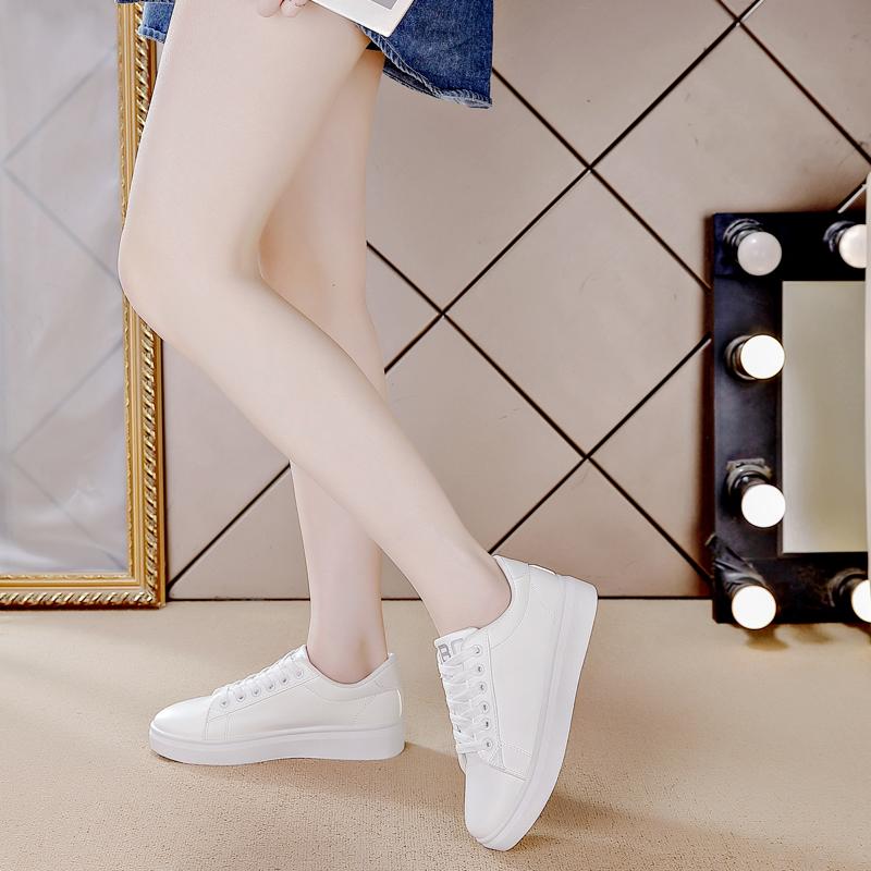 Fashion White Women Shoes Comfortable Casual Skateboard Shoes Solid Leisure Sneakers Lightweight Walking Vulcanized Platform Lace Up Cas