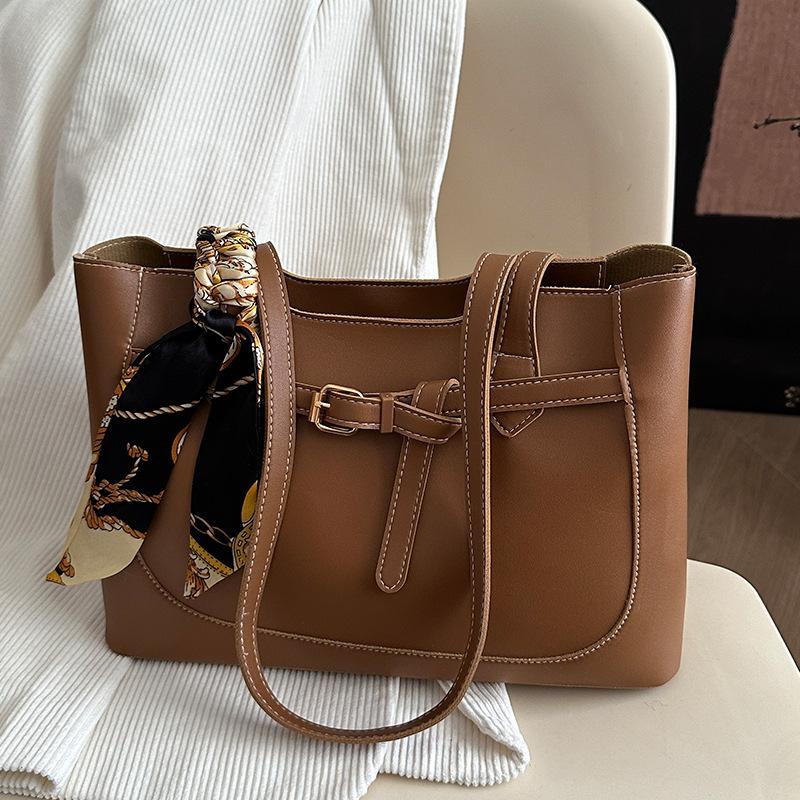 Daily Commuting To Work and Large Capacity Bag for Women In Summer Simple and Fashionable Tote Bag Niche Fashion Shoulder Bag