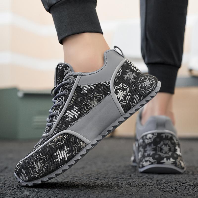 Men’s Sports Shoes Black Skateboard Shoes Student Fashion Printed Running Sneakers Plus Size