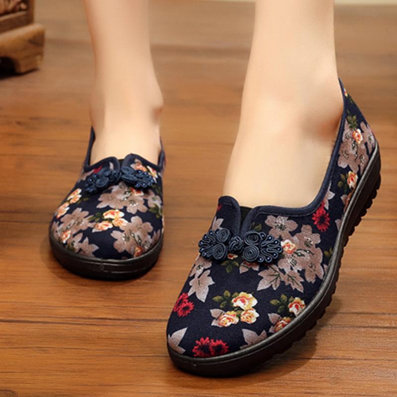 Fashion Women's Ethnic Embroidered Flats Soft Bottom Non-Slip Middle-aged Flat Mom Shoes Female Old Beijing Cloth Shoes2025