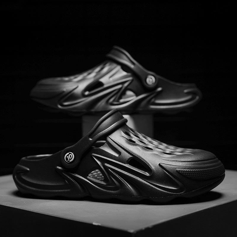 2025 Herren Atmungsaktive Dicksohlige Zehengeschlossene Gartensandalen für Strand & Outdoor