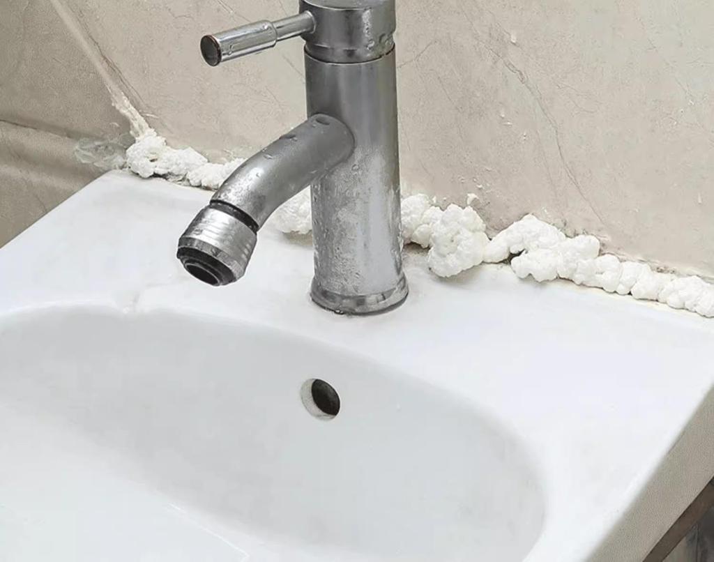 Expanding Foam Sealant for Doors & Windows - Leak Repair & Hole Filling Agent