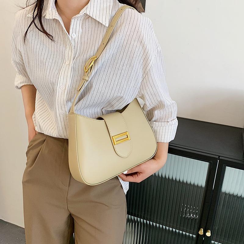 Bag women's new niche design light luxury texture fashion summer baguette bag large capacity shoulder armpit bag