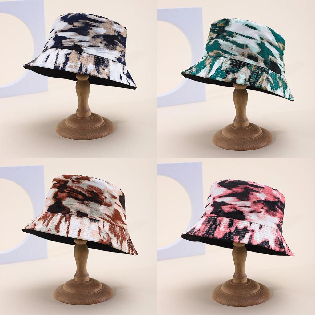 Modischer Wende-Fischerhut im Tiedye-Look für Sonnenschutz und Belüftung