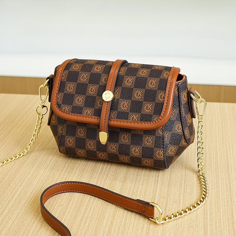 High-end Spring/Summer Tofu Square Bag 2026 New Women's Bag Single Shoulder Crossbody Vintage Plaid Light Luxury Fashion Bag
