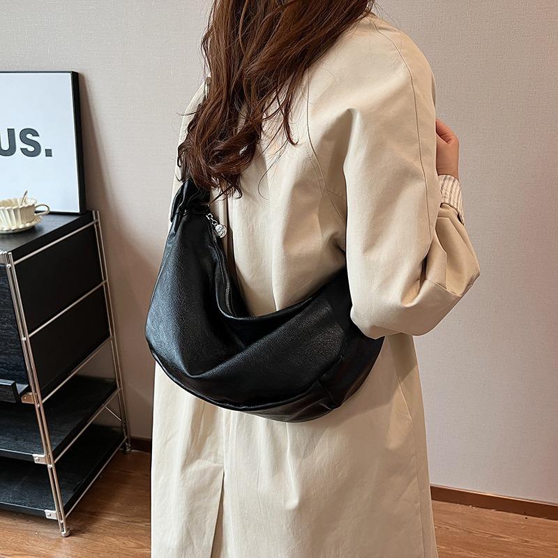Casual retro niche bag women's new versatile shoulder messenger bag relaxation commuter dumpling bag