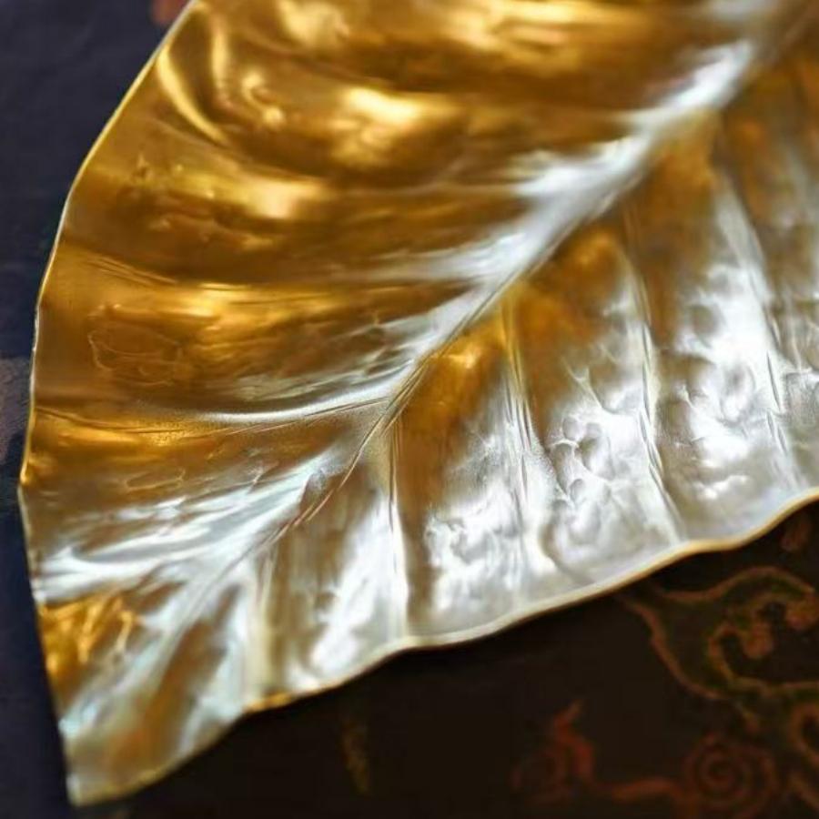 Vintage Engraving Leaf Shape Texture Brass Coffee Cup Tray,Teacup Saucer Home Cheese 24 cm Fruit Plate,Snack Disc Decoration