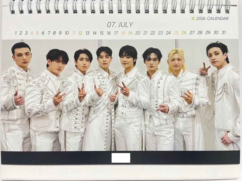 SKZ Merchandise: 2026-2027 Two-Year Desk Calendar (SKZ) [Parallel Import]