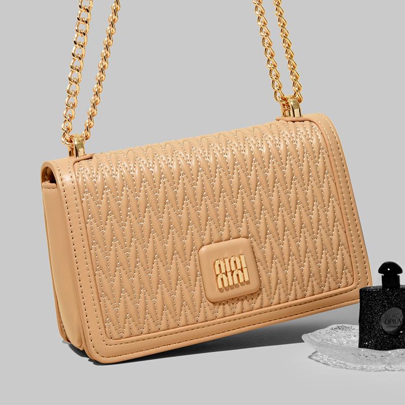New Women's Versatile Bag Chain Small Square Bag Large Capacity Daily Commuting Diagonal Straddle Bag Women's Bag High End Trendy
