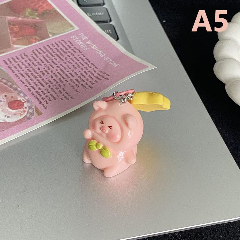 3D Pig Keychain Pendant Cute Cartoon Resin Charm Keyrings Personalized Hangings Keychain For Girls And Students