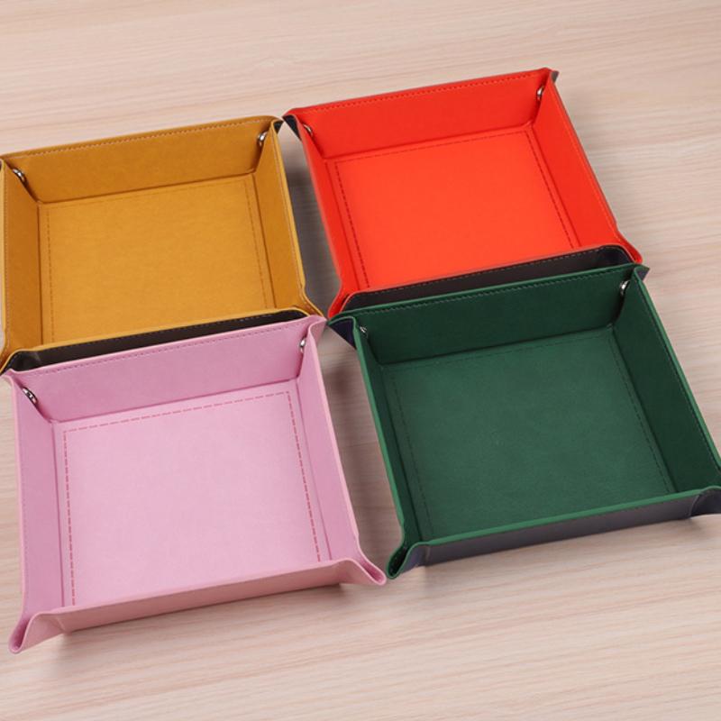 Scatola porta chiavi in pelle PU Pieghevole a quattro angoli Vassoio per dadi da gioco Scatola per riporre e organizzare oggetti vari Forniture per ufficio