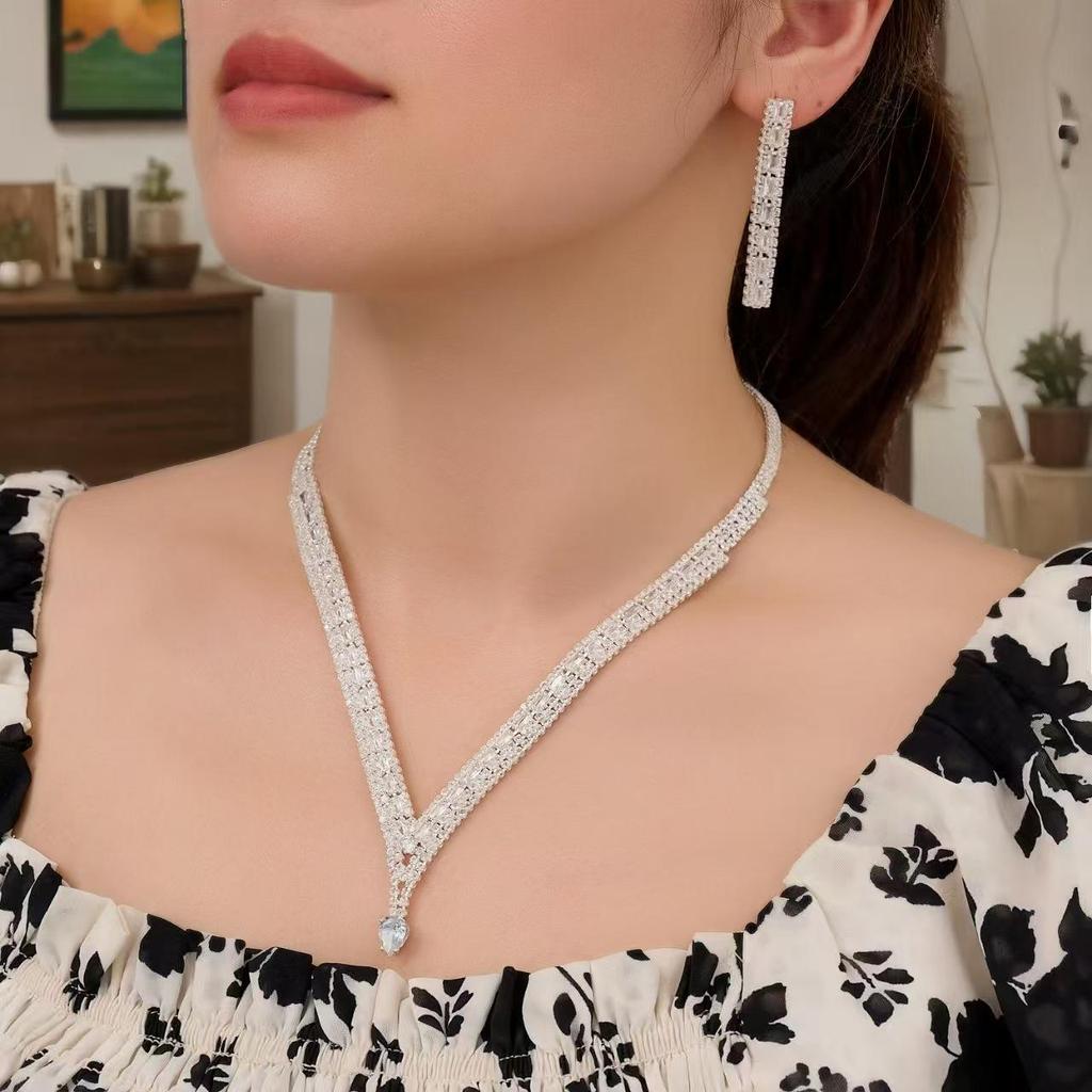 Sparkling Diamond Bridal Necklace & Earrings Set for Wedding and Evening Dress