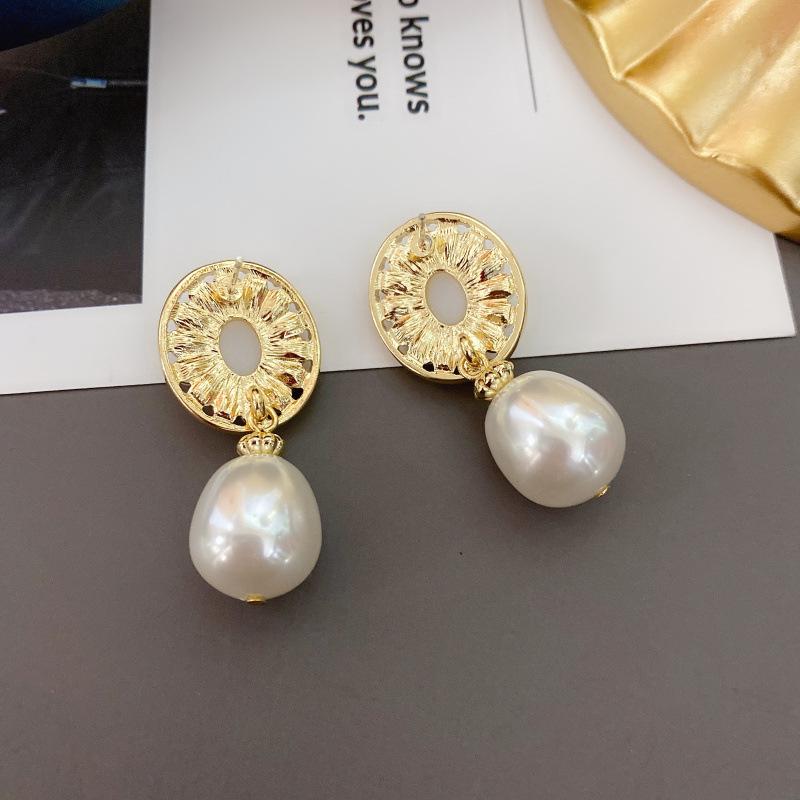 Vintage 925 Silver Pearl Stud Earrings - European & American Style, Antique Design, Light Luxury, Versatile Ear Jewelry