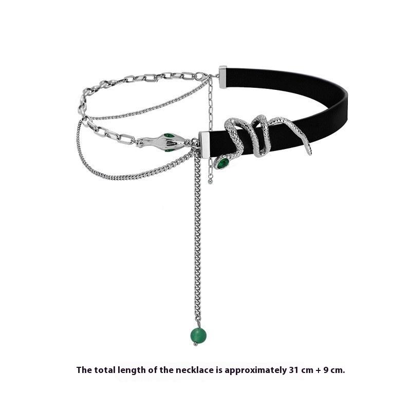 Black Butterfly Collar Women's Versatile Niche High-end Light Luxury Necklace Hip-hop Babes Personalized Pearl Necklace